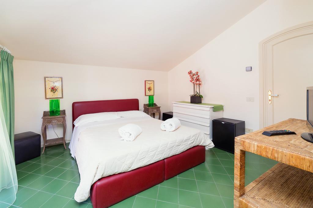 Bed and Breakfast I Giardini Di Giano à Torre di Faro Extérieur photo