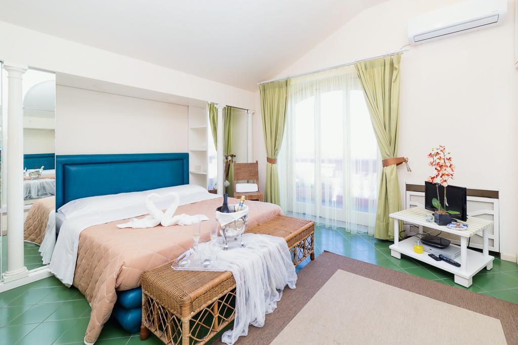Bed and Breakfast I Giardini Di Giano à Torre di Faro Extérieur photo